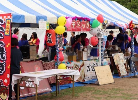 おもてなし！B級グルメ15店舗ご用意！