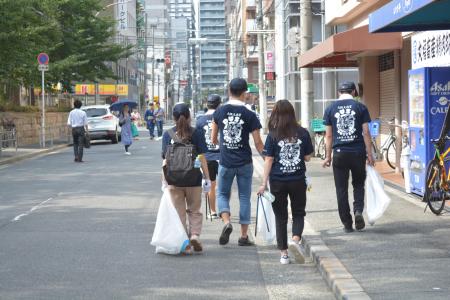 日本三大祭のひとつ天神祭 船渡御にて供奉船を巡航